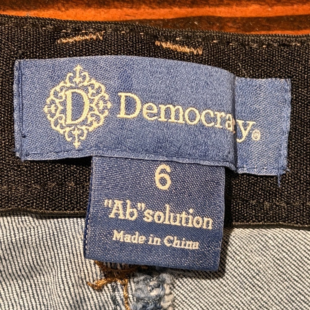 Democracy Distressed Women Jeans size 6 - Picture 8 of 9